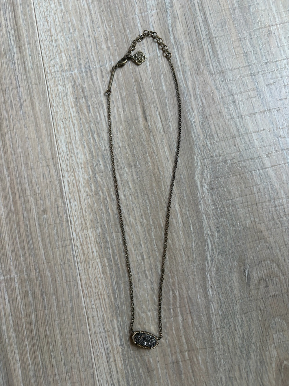 Kendra Scott Pendant Necklace in Antique Gold